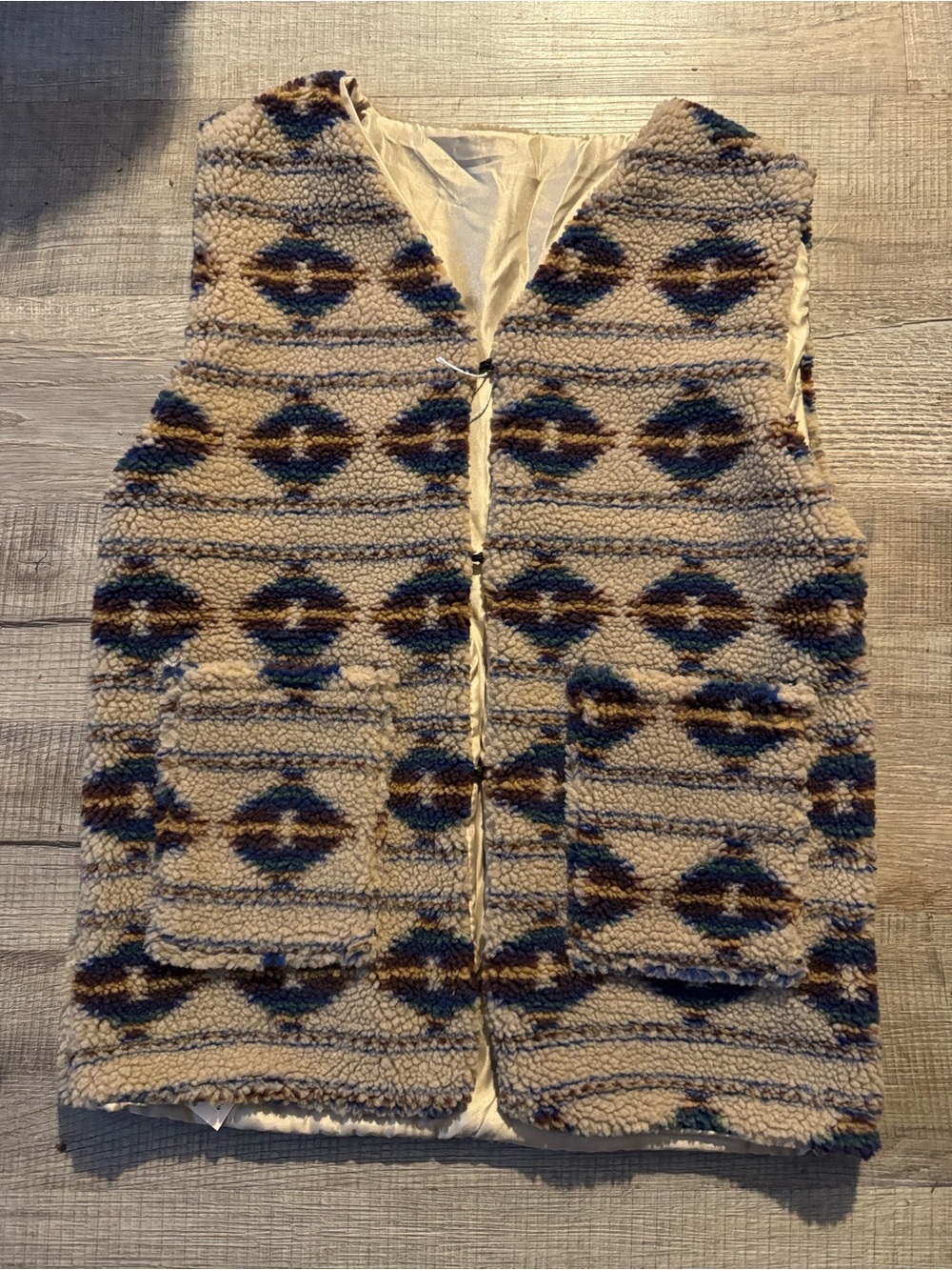 LIB New York women’s one size fits most Aztec pattern Sherpa Vest
